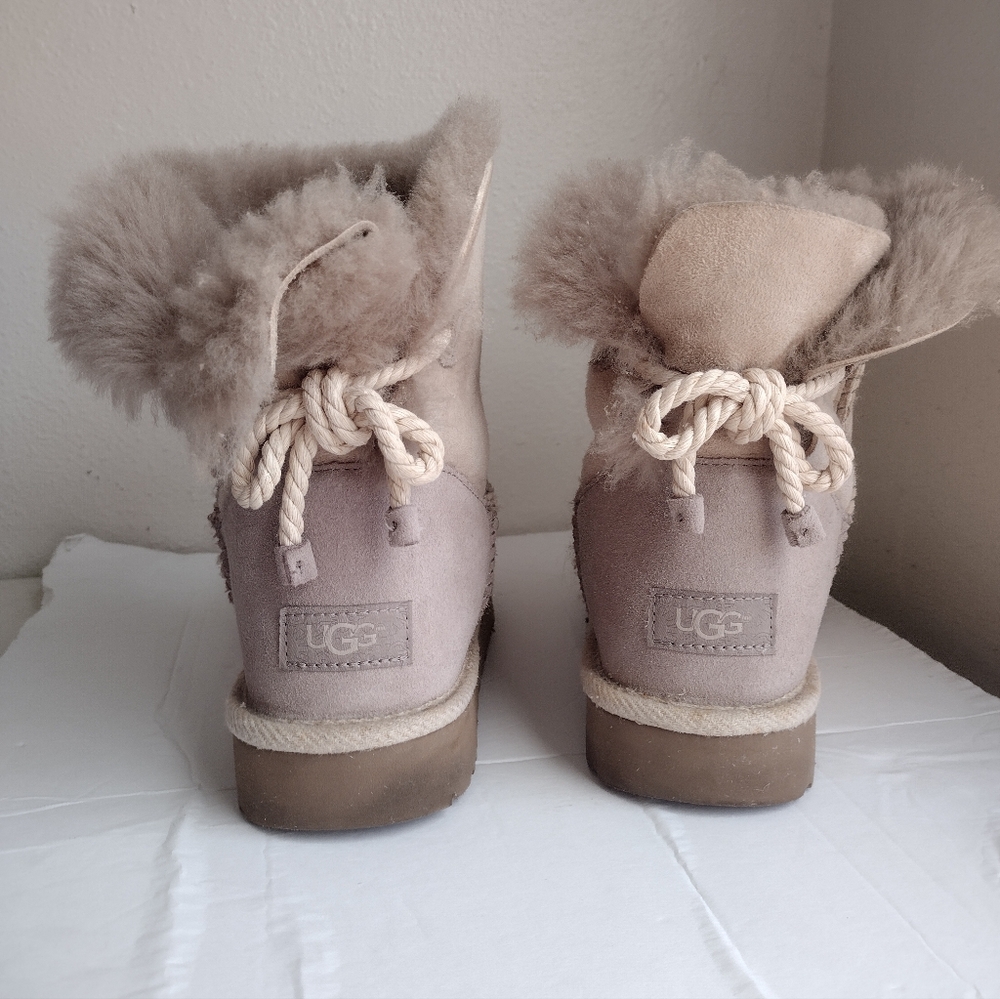 UGG Women's Selene Baily Bow Nautical Bow - Picture 2 of 14